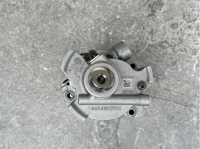 Bomba de aceite del motor Mercedes A6541802501