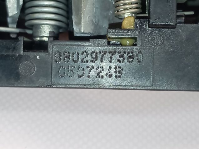 Soporte de manija exterior de puerta trasera izquierda Fiat/Alfa/Lancia 9802977380