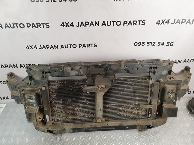 62500CC40B Nissan soporte de radiador completo