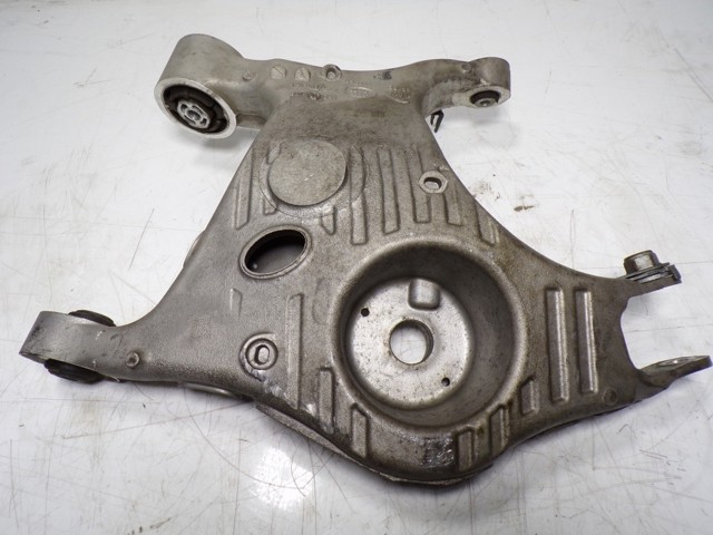 Brazo suspension trasero inferior izquierdo LR098944 Land Rover