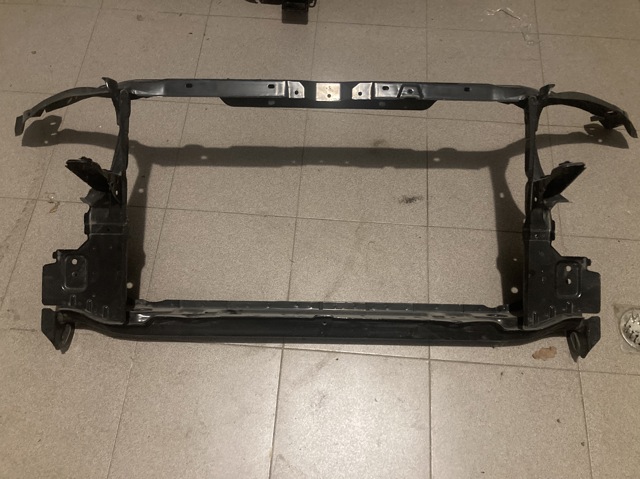 Soporte de radiador  Toyota Corolla 