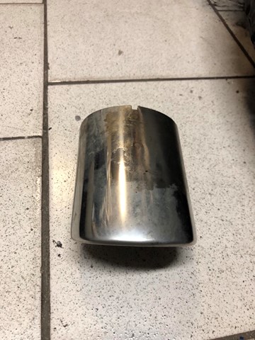 1740825042 Toyota Cola de escape