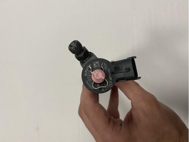 445110728 Bosch inyector de combustible