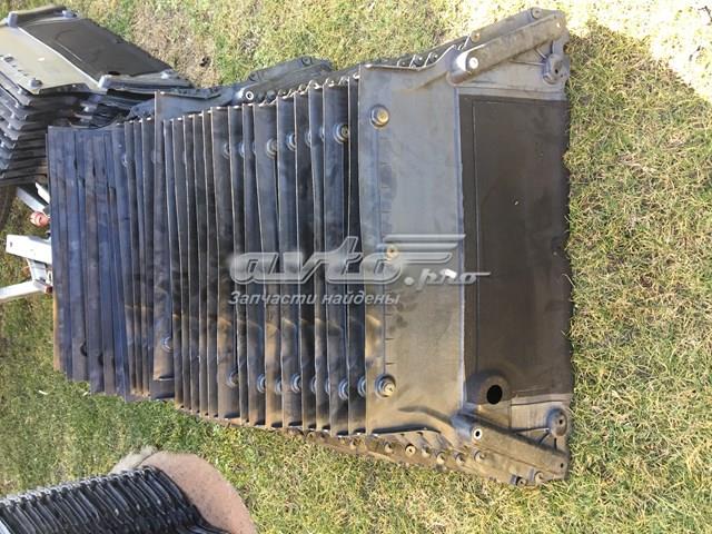 8W0863821F VAG protección motor delantera