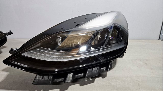 Faros para Tesla Model 3  5YJ3
