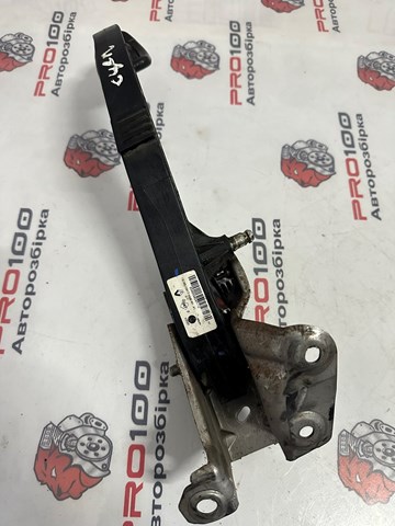Pedal de embrague Renault (RVI) 8200590247