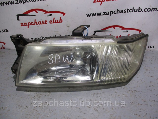 Faros delantero izquierdo para Mitsubishi Space Wagon 