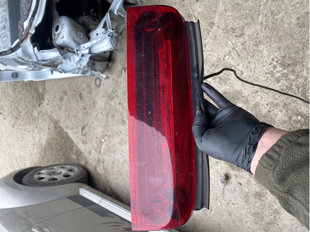Luz de freno adicional Ford L90003629