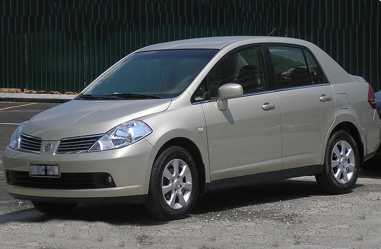 Nissan Tiida (2005 - 2012)
